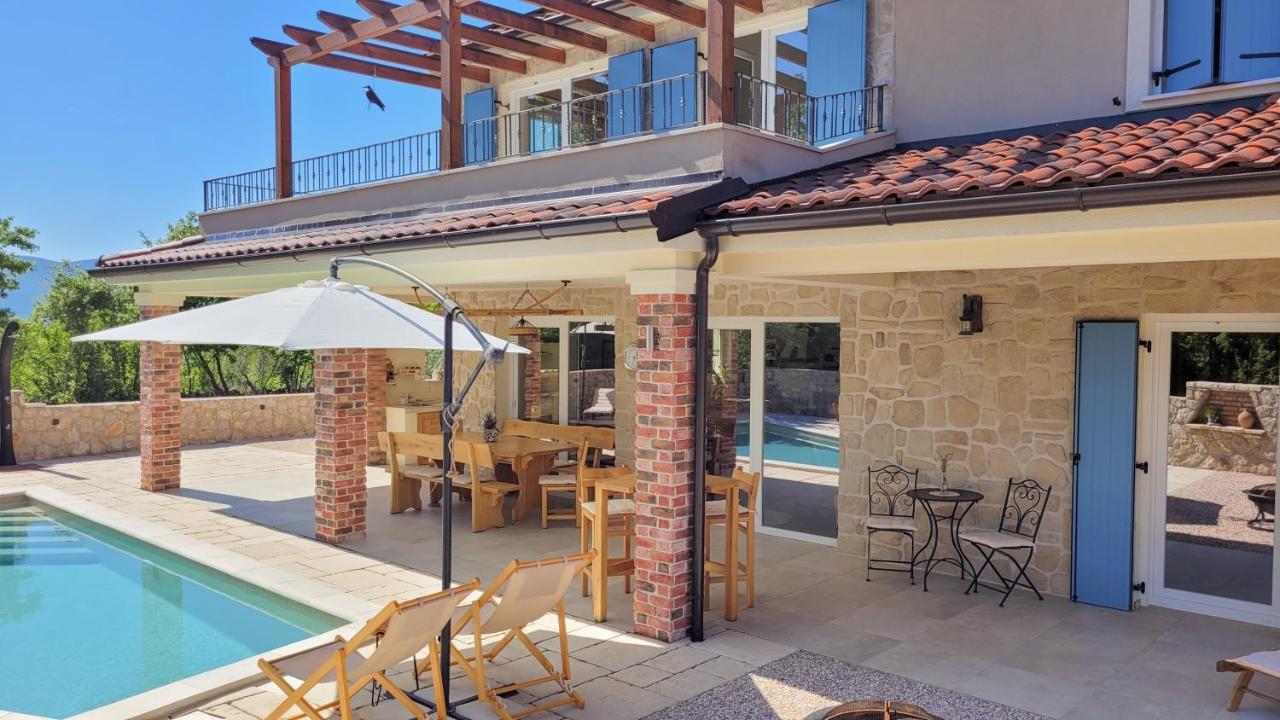 Villa Alara - Charming Villa With Heated Swimming Pool Milohnici المظهر الخارجي الصورة