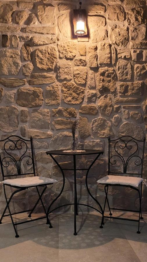 Villa Alara - Charming Villa With Heated Swimming Pool Milohnici المظهر الخارجي الصورة