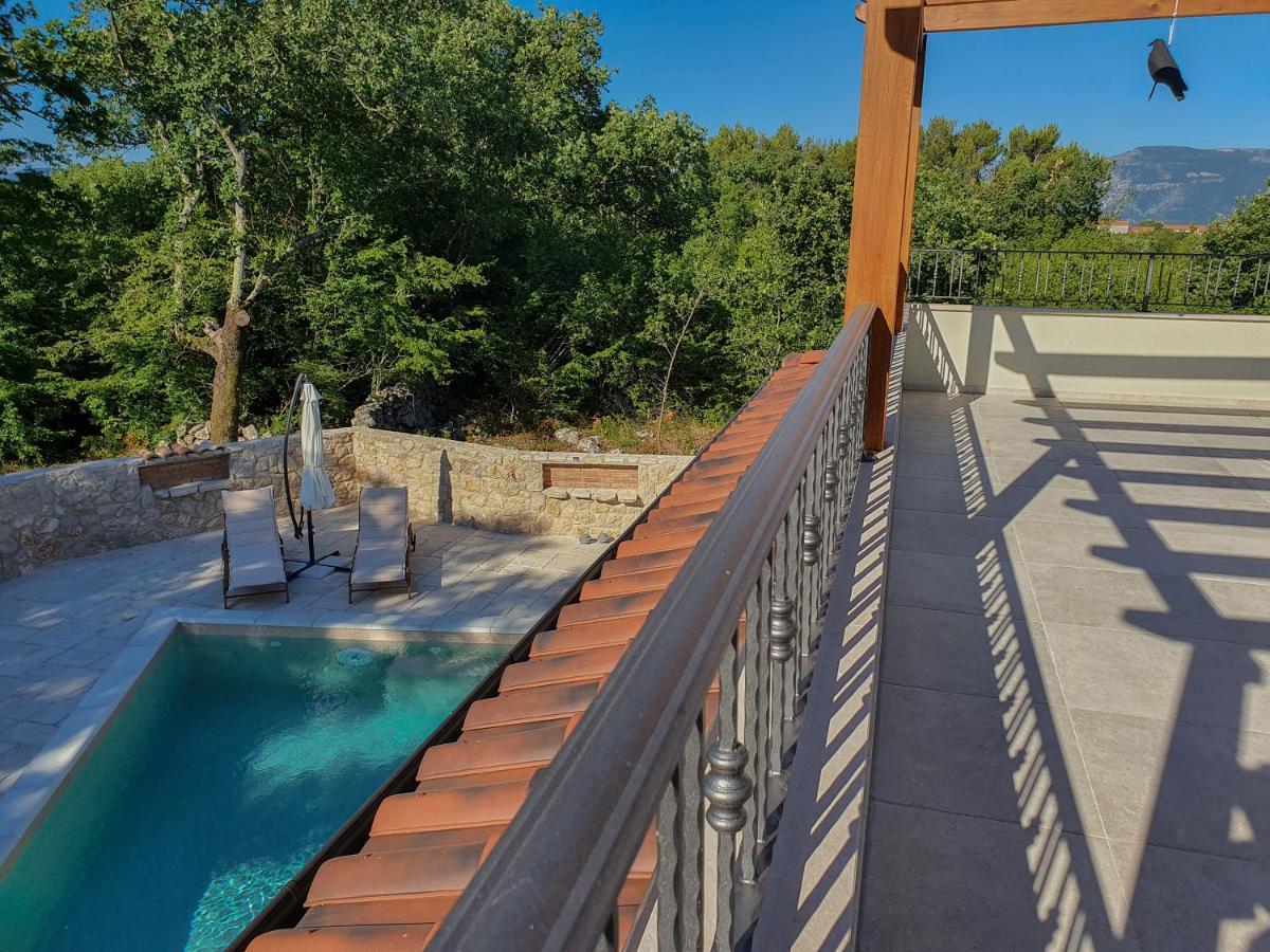 Villa Alara - Charming Villa With Heated Swimming Pool Milohnici المظهر الخارجي الصورة