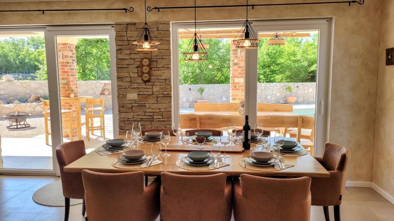 Villa Alara - Charming Villa With Heated Swimming Pool Milohnici المظهر الخارجي الصورة
