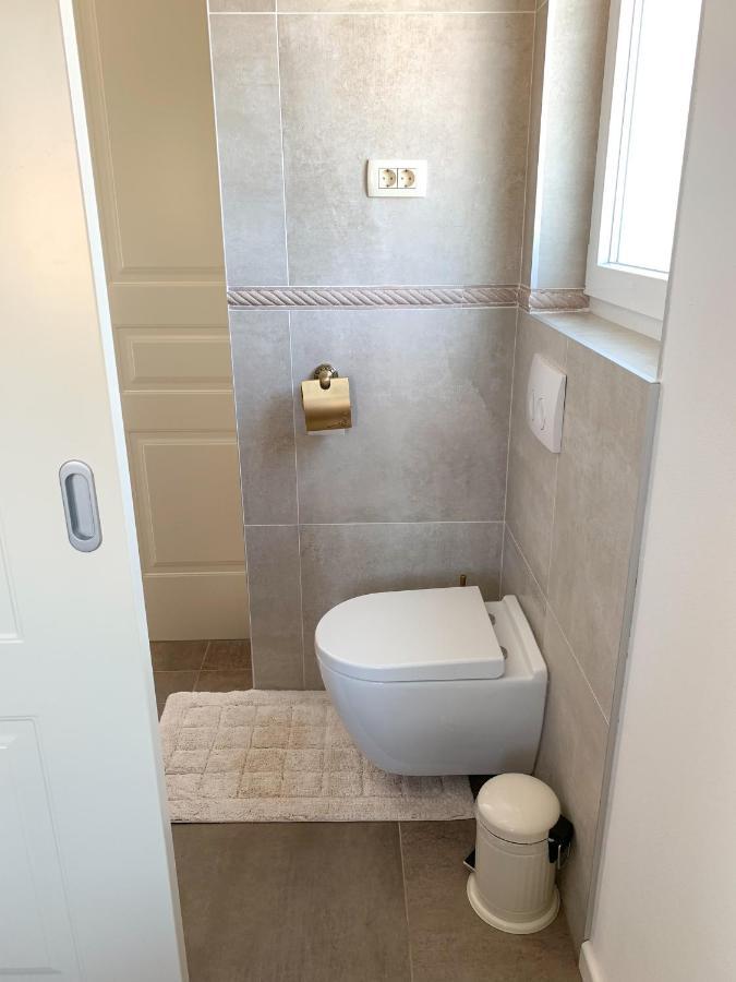 Villa Alara - Charming Villa With Heated Swimming Pool Milohnici المظهر الخارجي الصورة